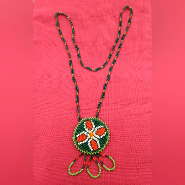 Native American Vintage Beaded Necklace 25$